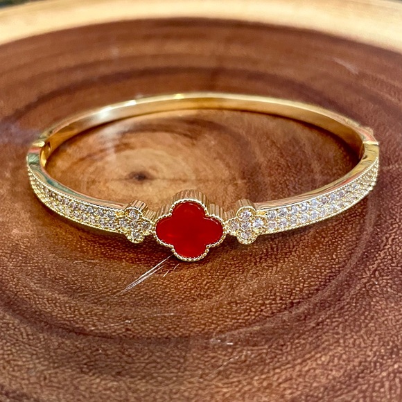 18K Gold Filled Red Clover and CZ Iced Out Bangle Bracelet NWOT - Picture 3 of 5